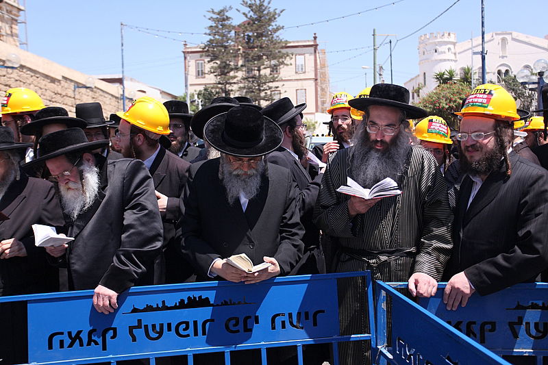 לראשונה: המפגינים הגיעו מצויידים בקסדות החדשות
