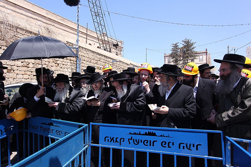 לראשונה: המפגינים הגיעו מצויידים בקסדות החדשות