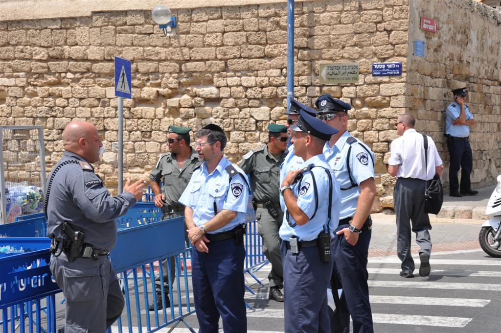 חיזוק מפתיע: הגר"ח הגיע למחות נגד החפירות ביפו