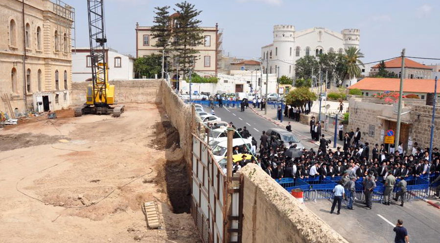 חיזוק מפתיע: הגר"ח הגיע למחות נגד החפירות ביפו