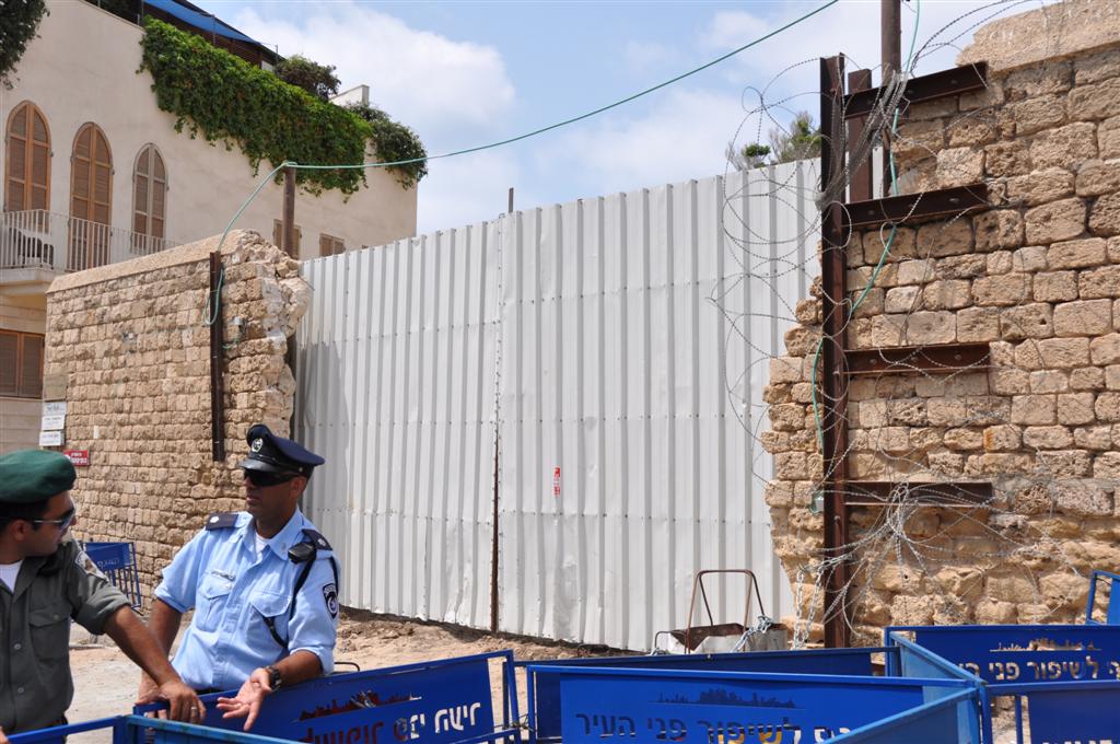 חיזוק מפתיע: הגר"ח הגיע למחות נגד החפירות ביפו