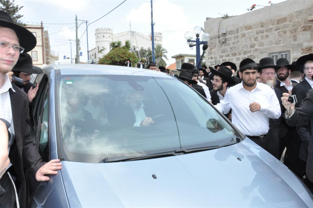 חיזוק מפתיע: הגר"ח הגיע למחות נגד החפירות ביפו