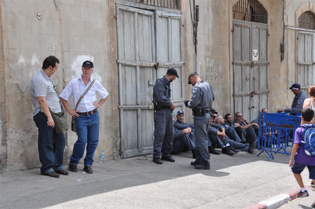 חיזוק מפתיע: הגר"ח הגיע למחות נגד החפירות ביפו