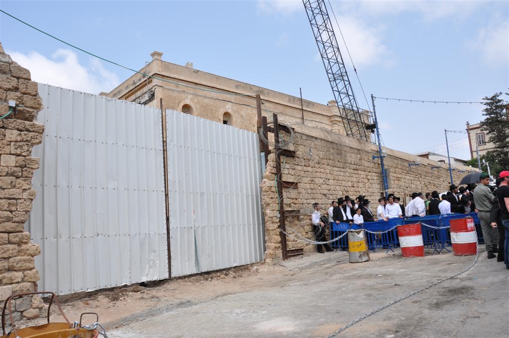 חיזוק מפתיע: הגר"ח הגיע למחות נגד החפירות ביפו