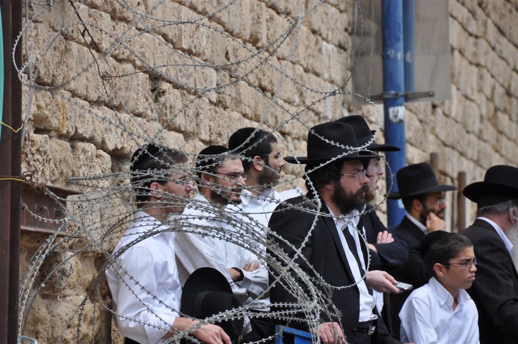 חיזוק מפתיע: הגר"ח הגיע למחות נגד החפירות ביפו