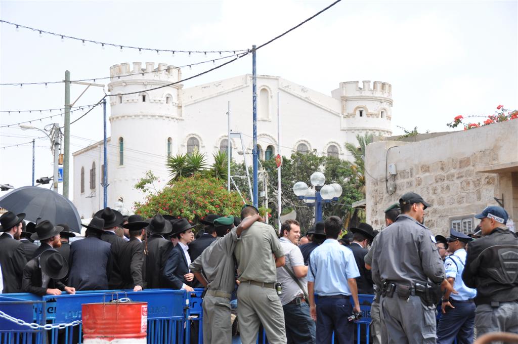 חיזוק מפתיע: הגר"ח הגיע למחות נגד החפירות ביפו