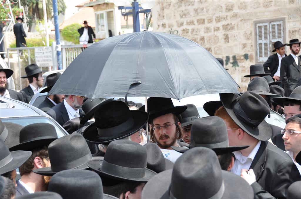 חיזוק מפתיע: הגר"ח הגיע למחות נגד החפירות ביפו