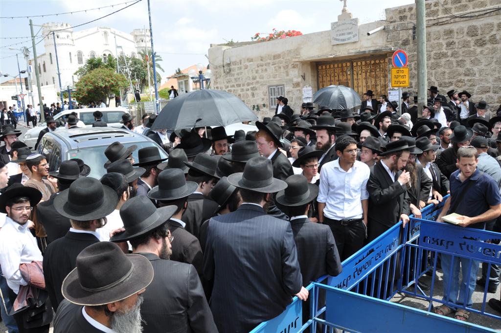 חיזוק מפתיע: הגר"ח הגיע למחות נגד החפירות ביפו