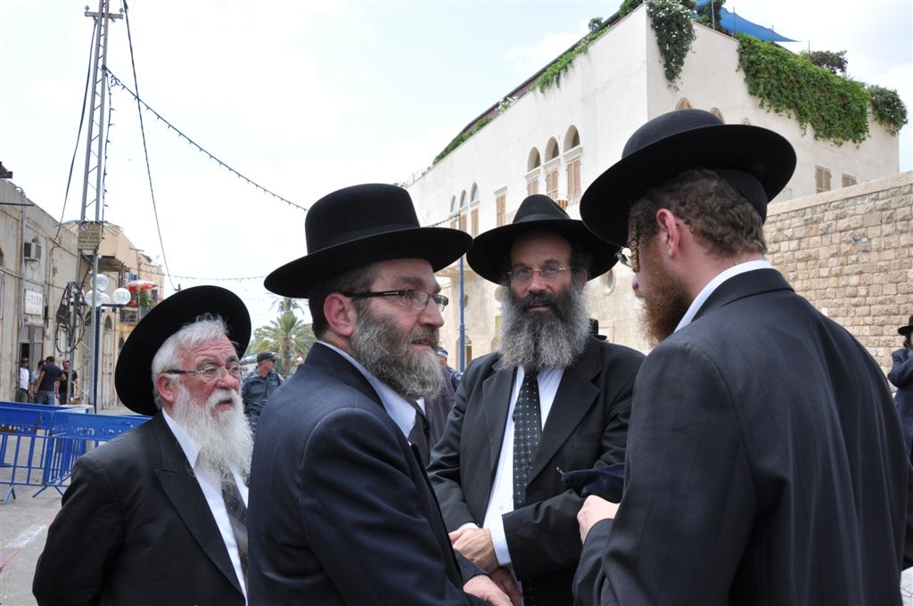 חיזוק מפתיע: הגר"ח הגיע למחות נגד החפירות ביפו