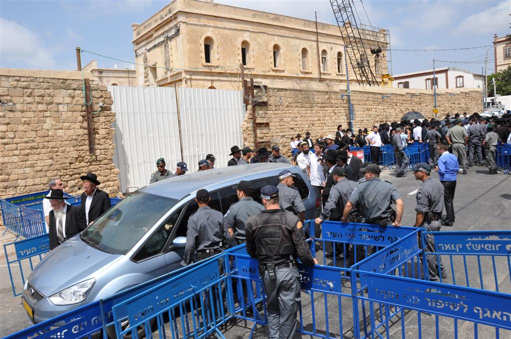 חיזוק מפתיע: הגר"ח הגיע למחות נגד החפירות ביפו