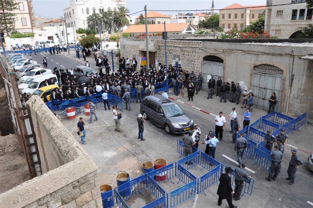 חיזוק מפתיע: הגר"ח הגיע למחות נגד החפירות ביפו