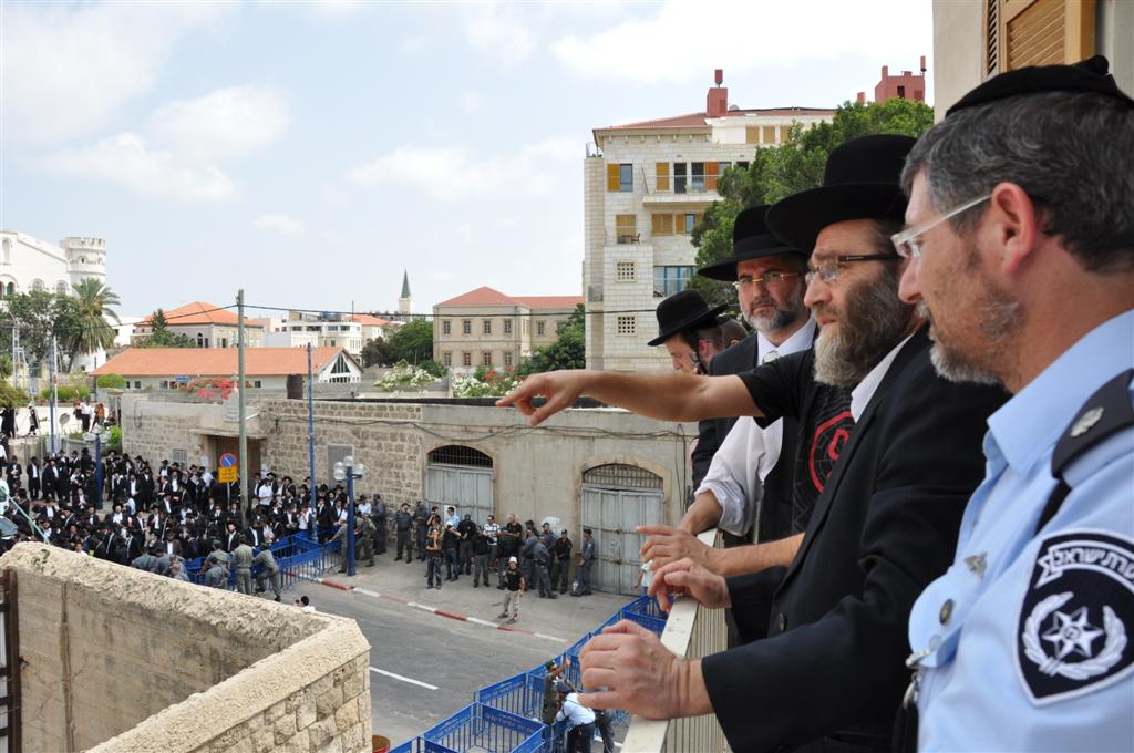 חיזוק מפתיע: הגר"ח הגיע למחות נגד החפירות ביפו