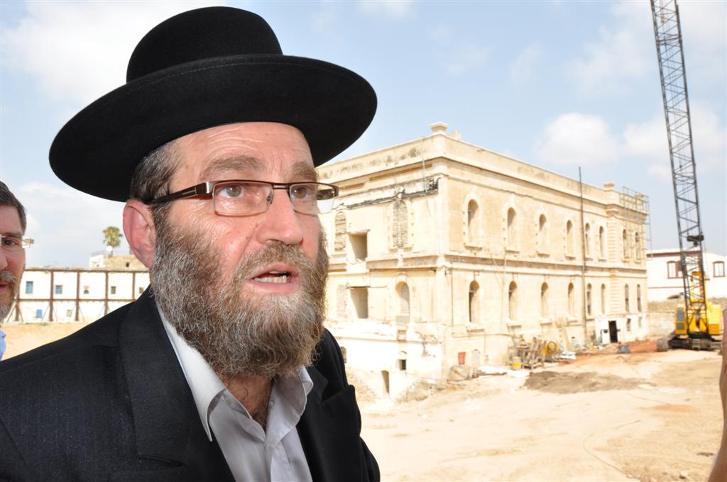 חיזוק מפתיע: הגר"ח הגיע למחות נגד החפירות ביפו