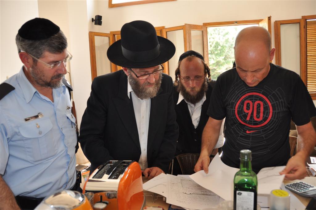 חיזוק מפתיע: הגר"ח הגיע למחות נגד החפירות ביפו