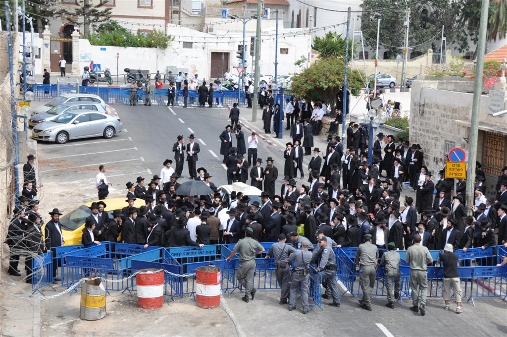 חיזוק מפתיע: הגר"ח הגיע למחות נגד החפירות ביפו