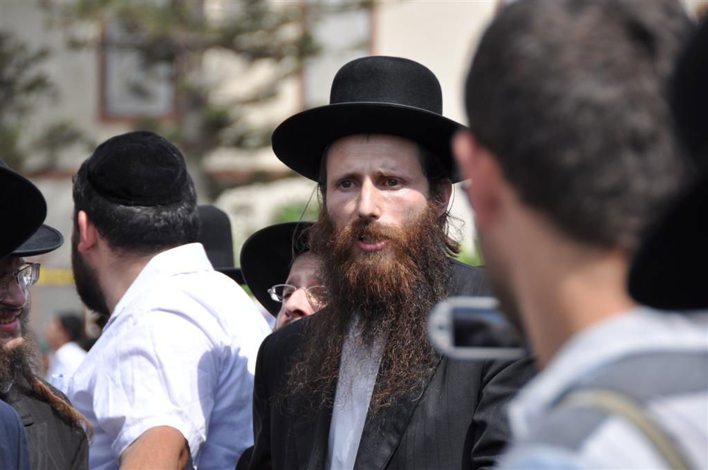 חיזוק מפתיע: הגר"ח הגיע למחות נגד החפירות ביפו