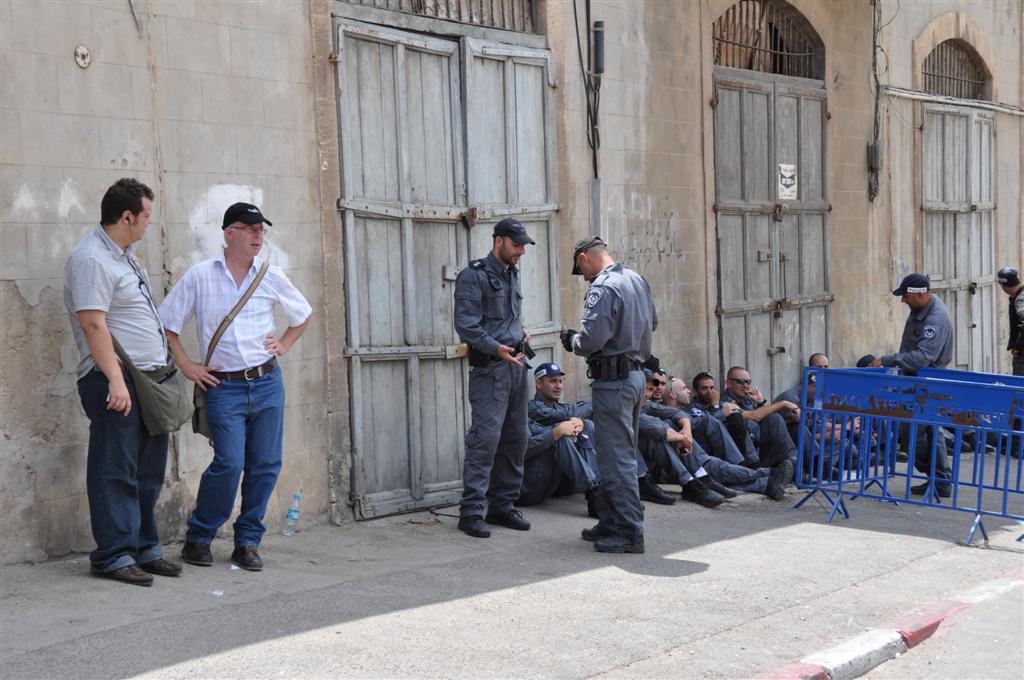 חיזוק מפתיע: הגר"ח הגיע למחות נגד החפירות ביפו