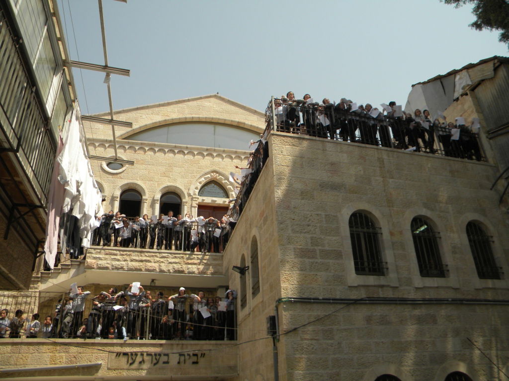 הגר"ח מחה ביפו, הגאב"ד קונן במאה שערים • מיוחד