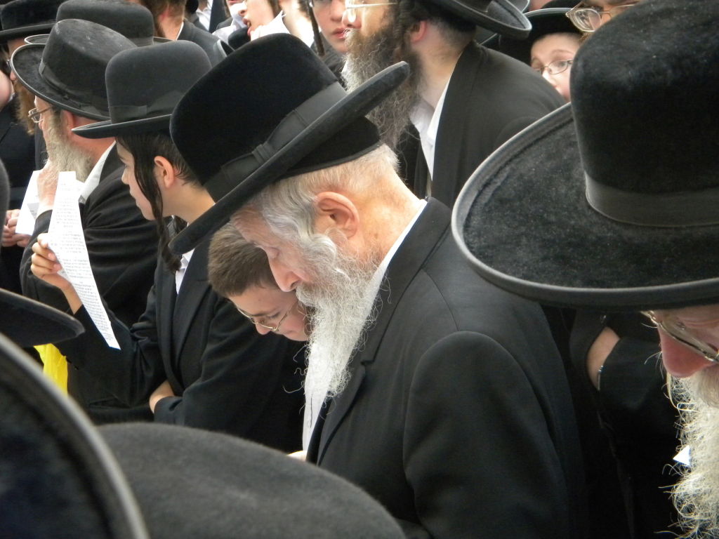 הגר"ח מחה ביפו, הגאב"ד קונן במאה שערים • מיוחד