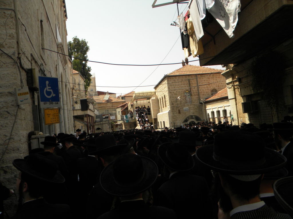 הגר"ח מחה ביפו, הגאב"ד קונן במאה שערים • מיוחד