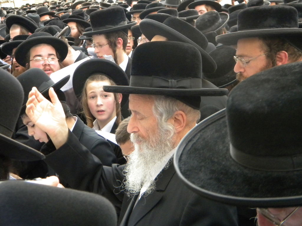 הגר"ח מחה ביפו, הגאב"ד קונן במאה שערים • מיוחד