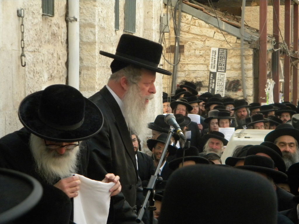 הגר"ח מחה ביפו, הגאב"ד קונן במאה שערים • מיוחד