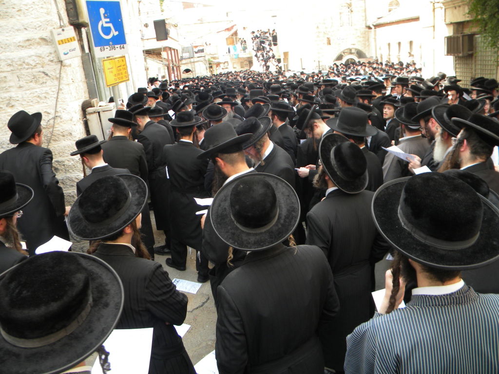 הגר"ח מחה ביפו, הגאב"ד קונן במאה שערים • מיוחד