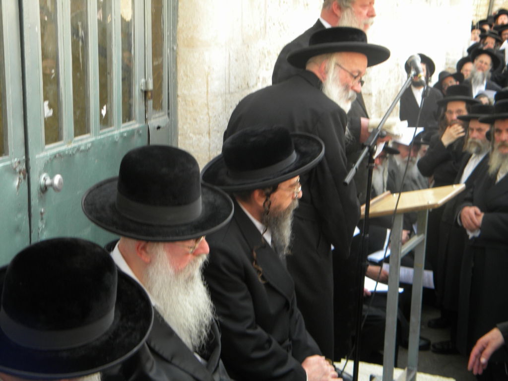 הגר"ח מחה ביפו, הגאב"ד קונן במאה שערים • מיוחד