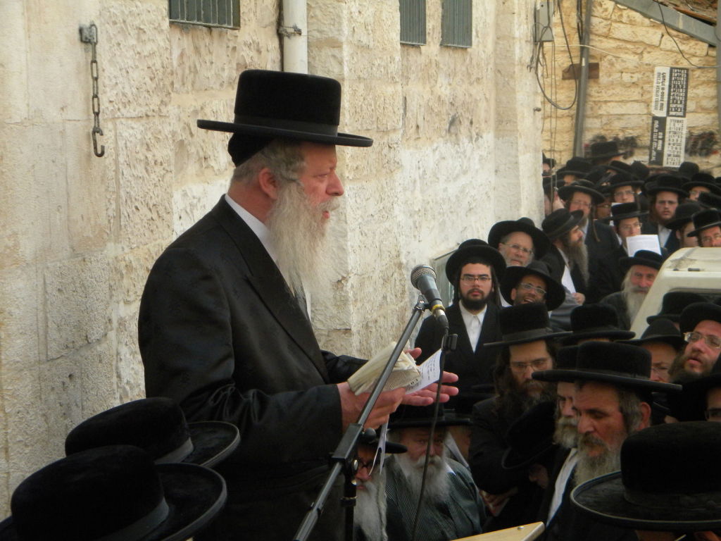 הגר"ח מחה ביפו, הגאב"ד קונן במאה שערים • מיוחד