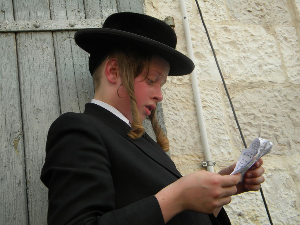 הגר"ח מחה ביפו, הגאב"ד קונן במאה שערים • מיוחד