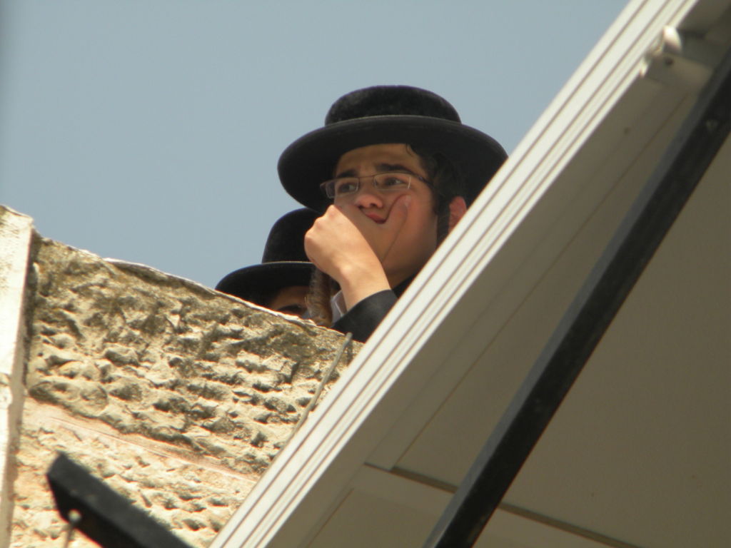 הגר"ח מחה ביפו, הגאב"ד קונן במאה שערים • מיוחד