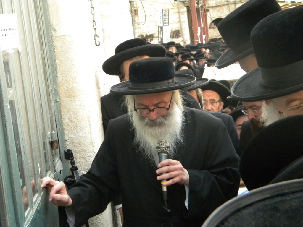 הגר"ח מחה ביפו, הגאב"ד קונן במאה שערים • מיוחד