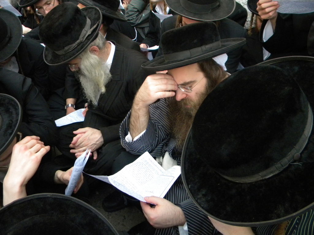 הגר"ח מחה ביפו, הגאב"ד קונן במאה שערים • מיוחד