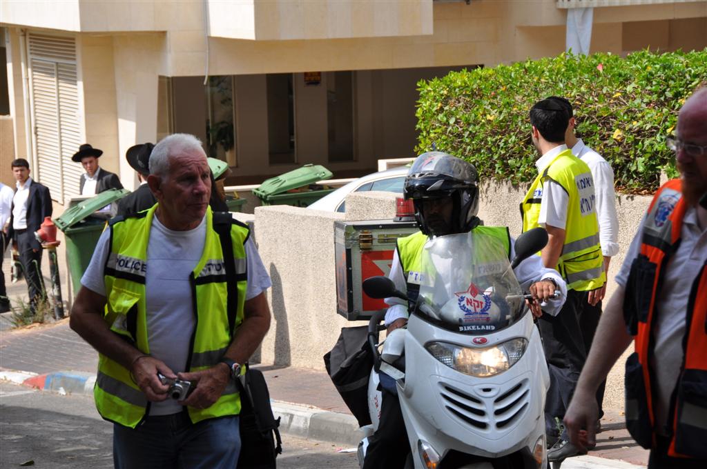 מזעזע: משאית מחצה קשיש בבני-ברק - צפו בוידאו ותמונות