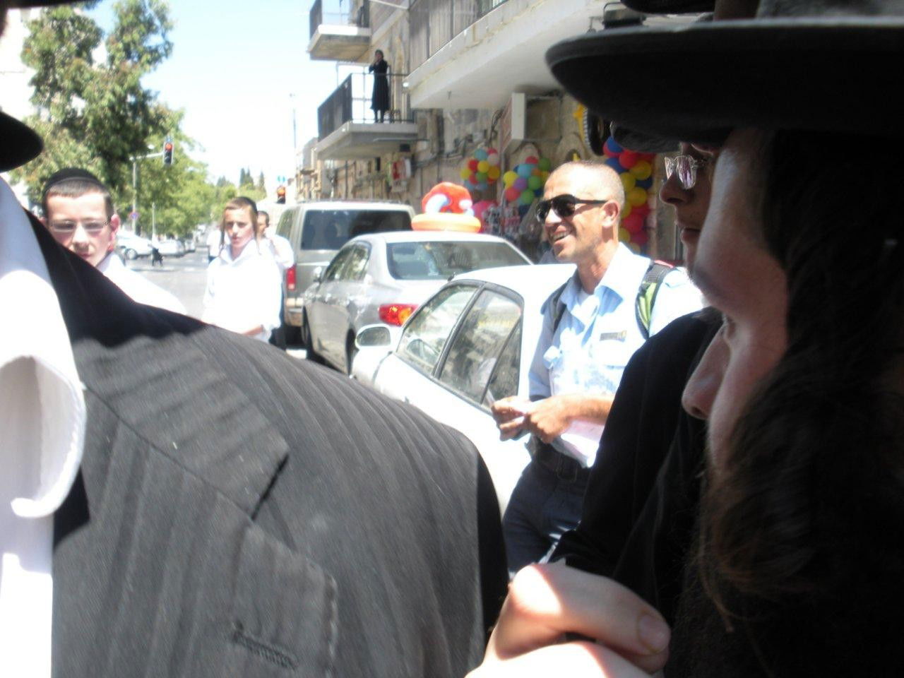 ירושלים: קיצונים ניתקו טלויזיות, ונעצרו