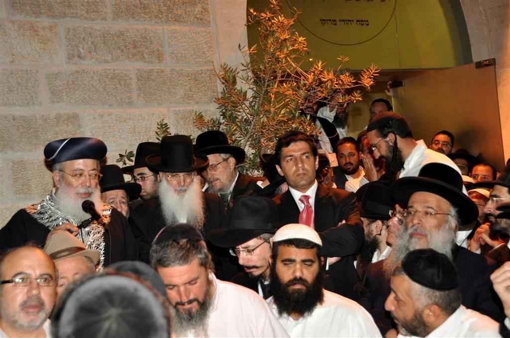 דרכו האחרונה: אלפים ליוו את הרה"צ ר´ משה בן-טוב
