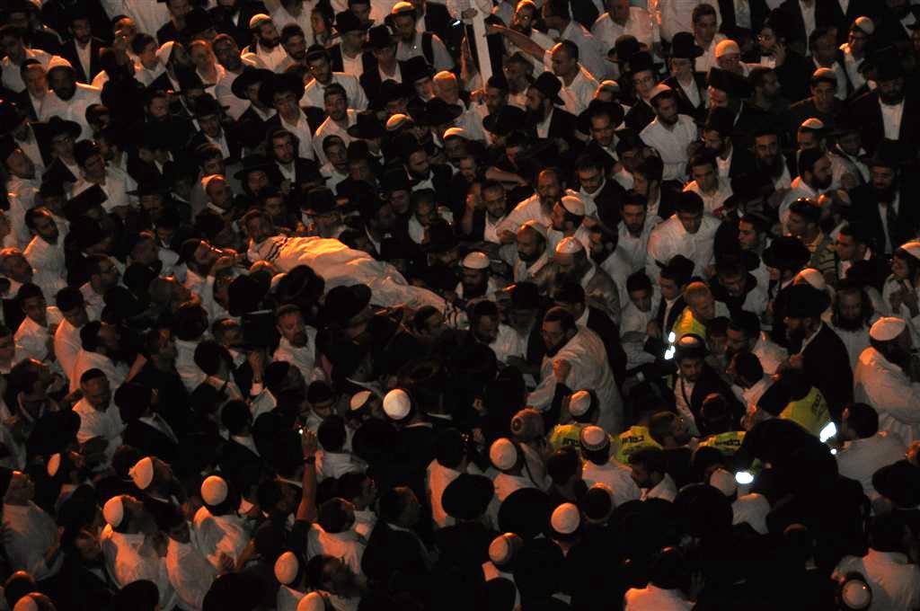 דרכו האחרונה: אלפים ליוו את הרה"צ ר´ משה בן-טוב