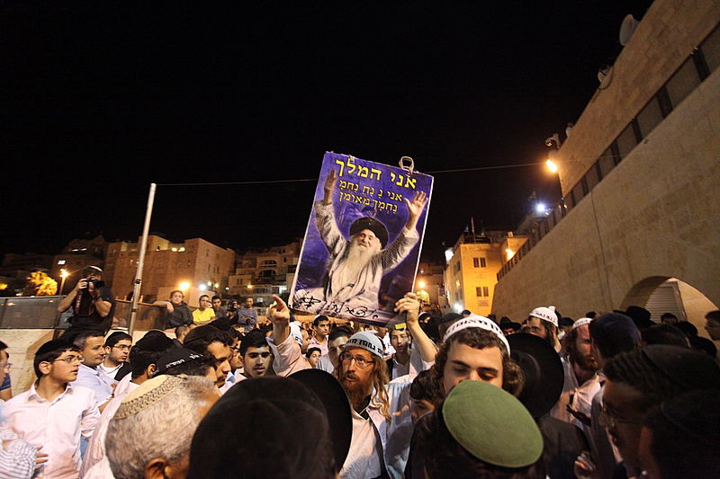 מהומה בכותל: "ננחים" רקדו, מתפללים זעמו