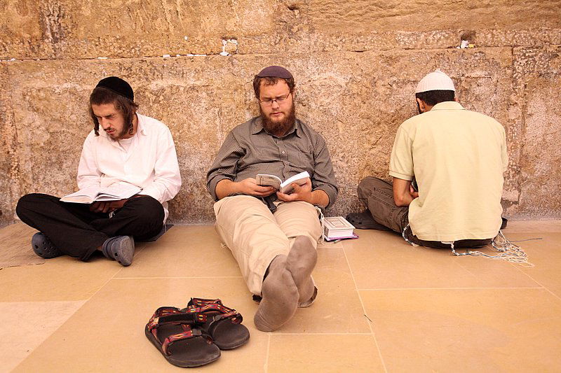 "דַּרְכֵי צִיּוֹן אֲבֵלוֹת": רבבות התאבלו על החורבן בכותל