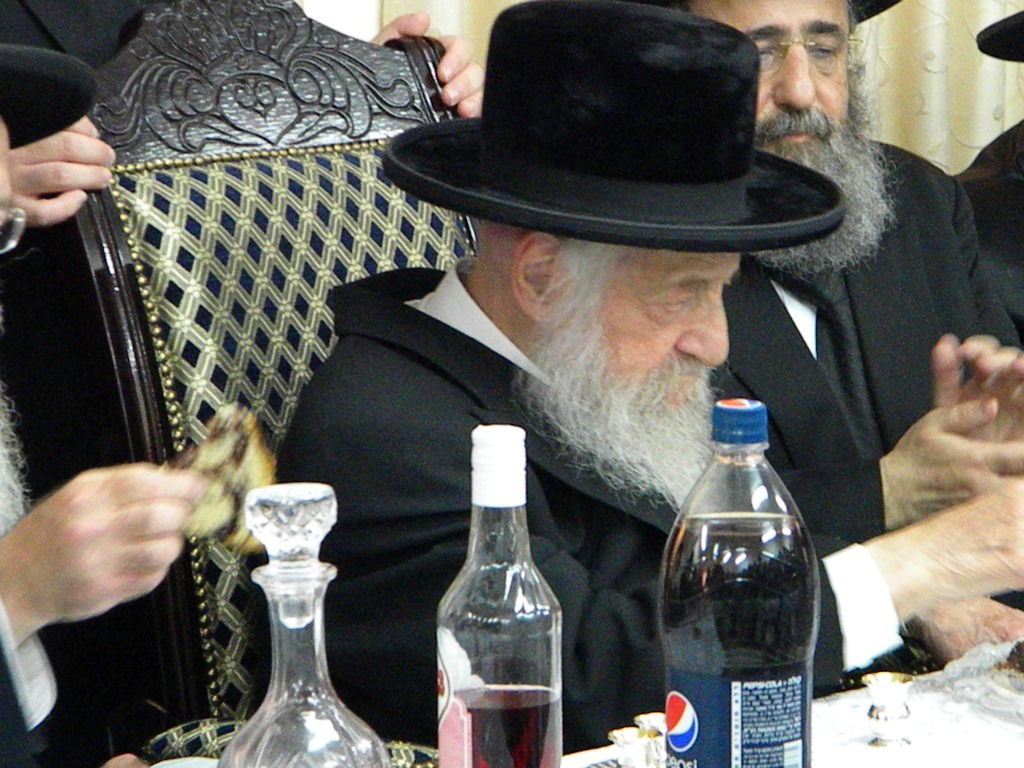 בעל ה"שבט הלוי" במעמד א"פ לביהכנ"ס "שבט הלוי"