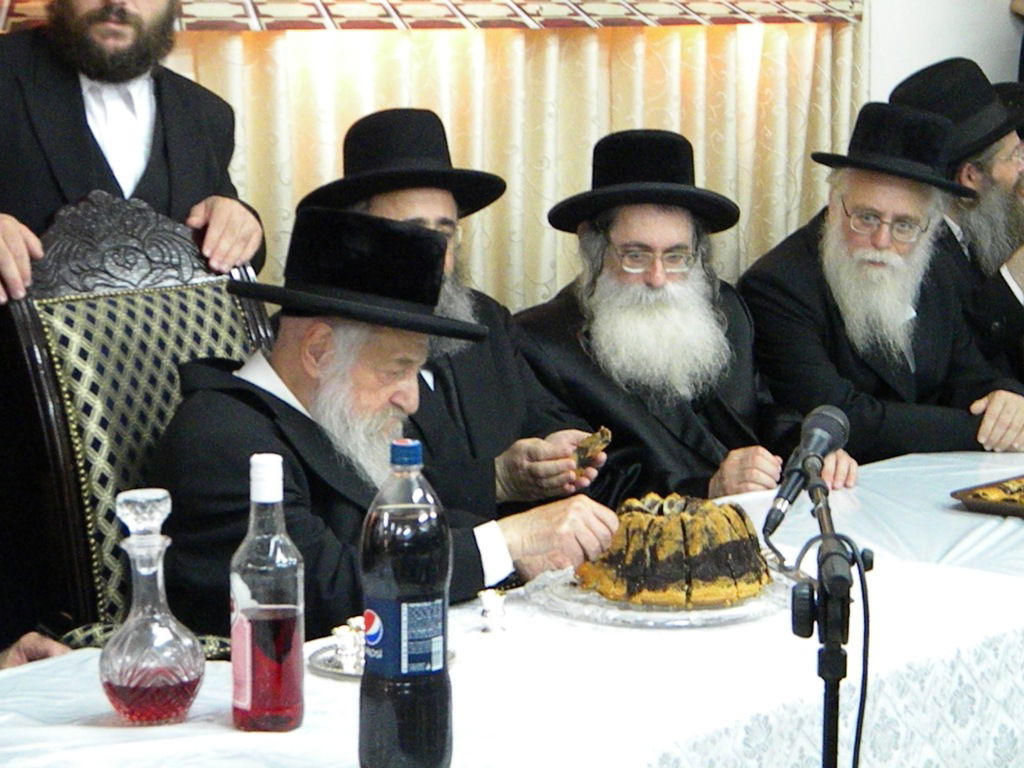 בעל ה"שבט הלוי" במעמד א"פ לביהכנ"ס "שבט הלוי"