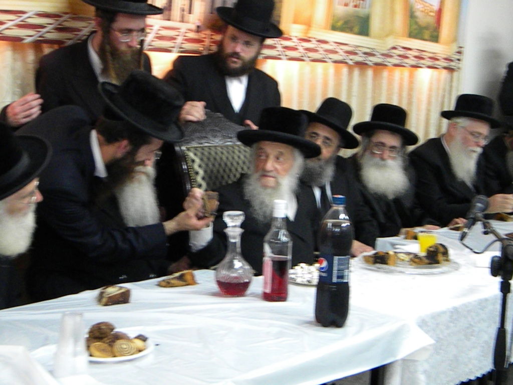 בעל ה"שבט הלוי" במעמד א"פ לביהכנ"ס "שבט הלוי"