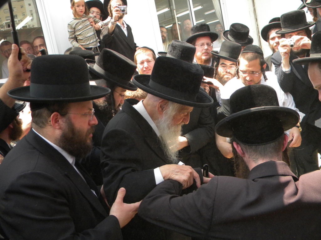 בעל ה"שבט הלוי" במעמד א"פ לביהכנ"ס "שבט הלוי"