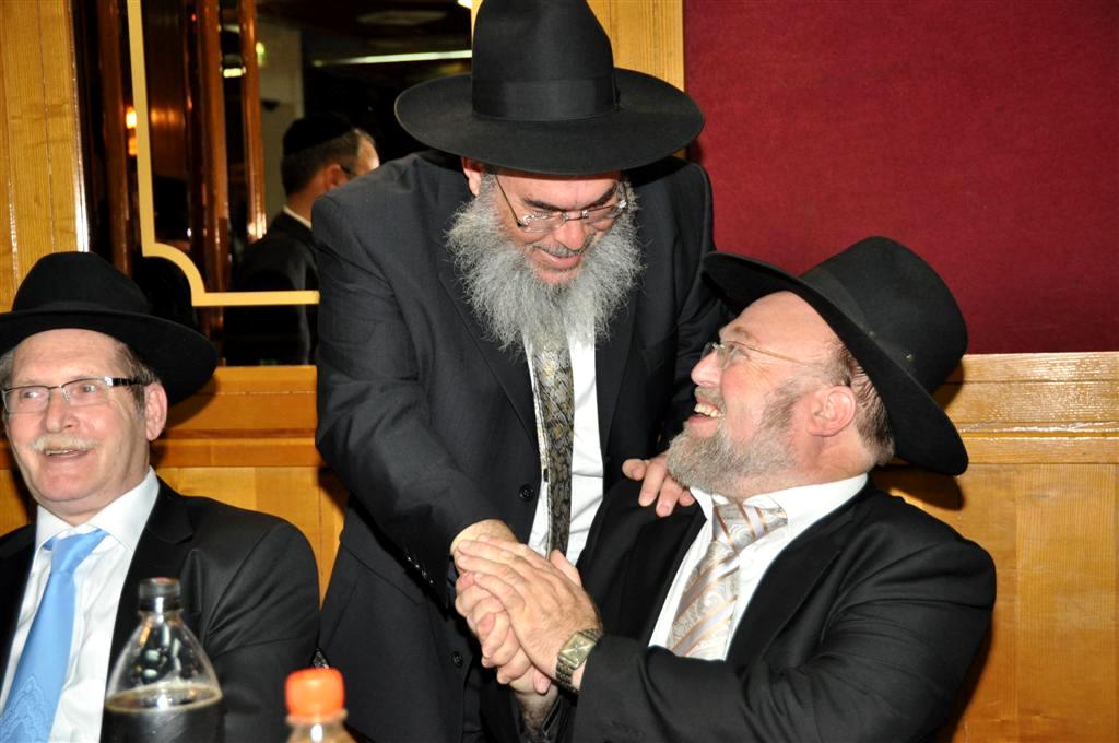 ר' חנניה צולק עם אב הכלה