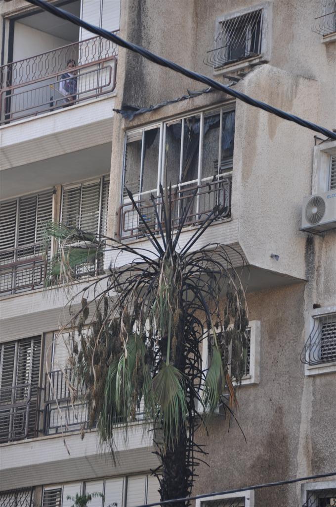 וידאו, תמונות: ילדי בני-ברק שיחקו באש ושרפו דירה