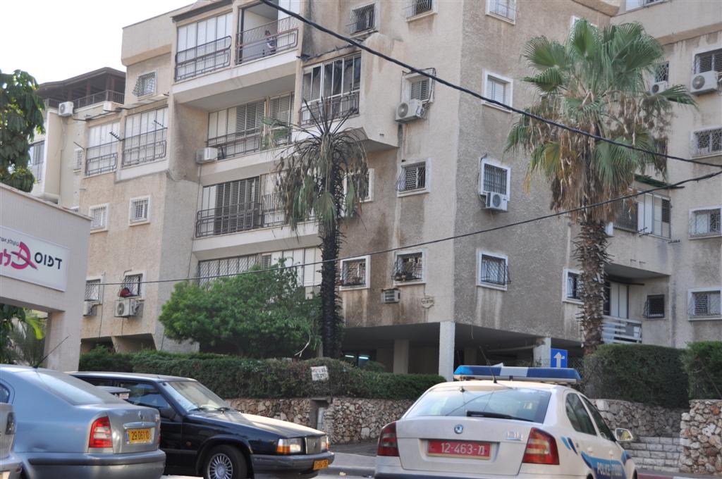 וידאו, תמונות: ילדי בני-ברק שיחקו באש ושרפו דירה