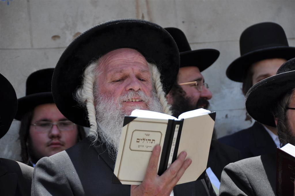 בתקיעת שופרות ובתפילה מיוחדת הוטלה קללה ביפו