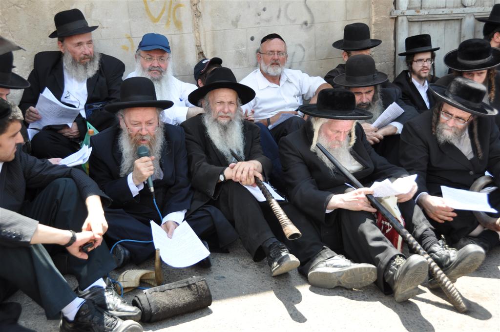 בתקיעת שופרות ובתפילה מיוחדת הוטלה קללה ביפו