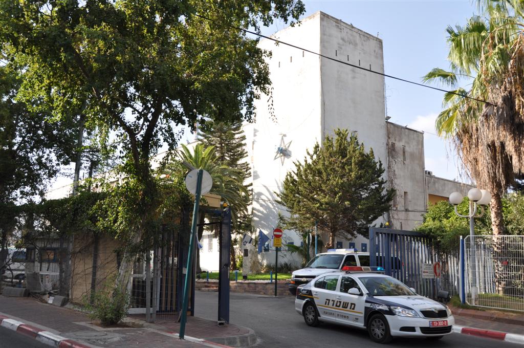 סיטבון משתחרר: החיוכים והחיבוקים ביציאה מהכלא