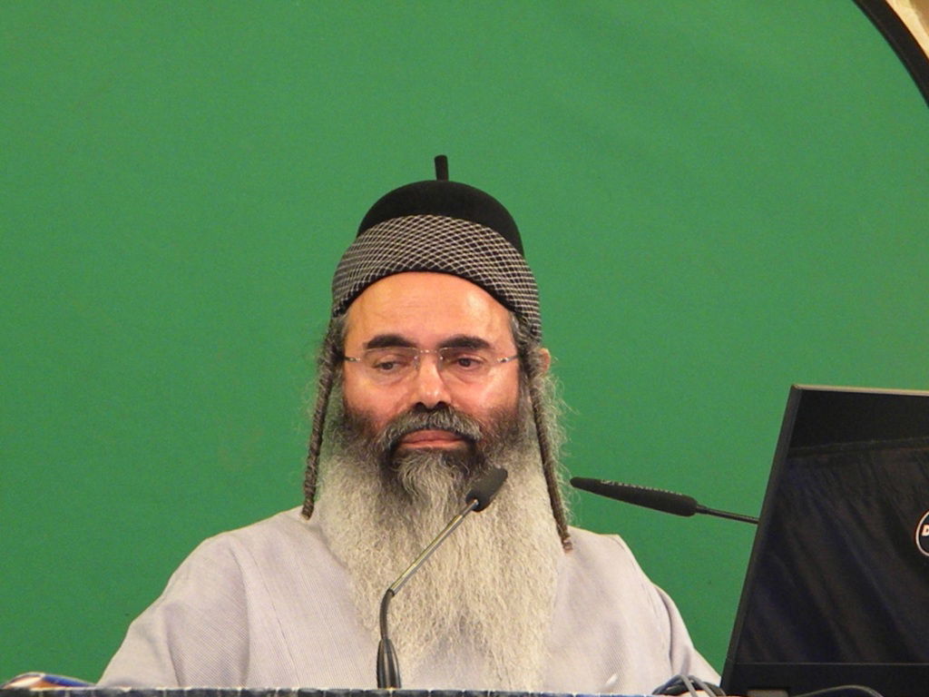 הרב אמנון יצחק על שוואקי: מושחת, לשבור קלטות שלו